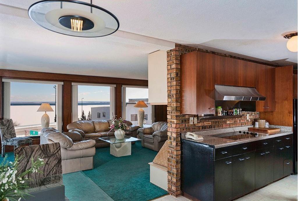 Voyageur Lakewalk Inn ダルース エクステリア 写真