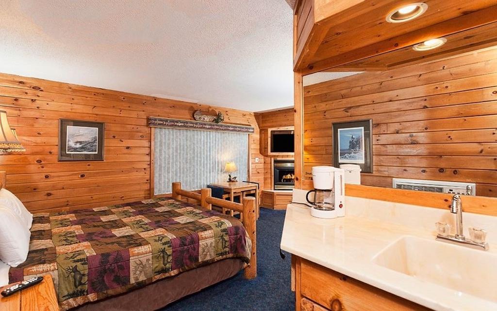 Voyageur Lakewalk Inn ダルース エクステリア 写真